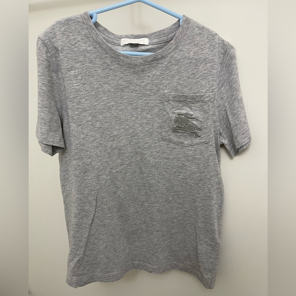 Burberry Gray T Shirt with Logo Pocket (Unisex) Size 10Y